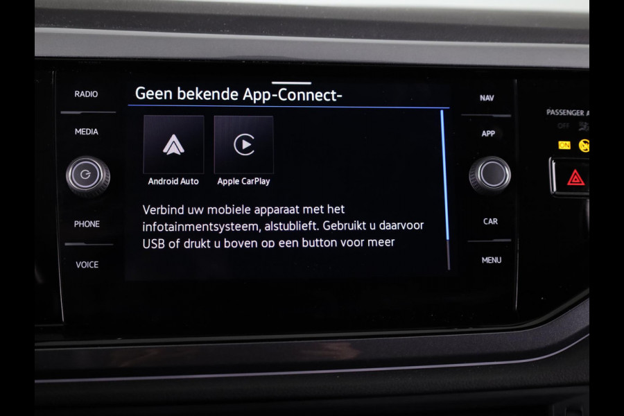 Volkswagen Polo 1.0 TSI Style 95 pk Automaat (DSG) | Navigatie | Parkeersensoren | Adaptieve cruise control | Matrix LED koplampen | Stoelverwarming |