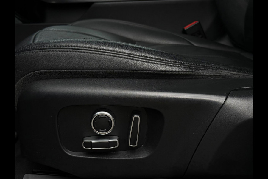 Land Rover Range Rover Evoque 1.5 P300e AWD R-Dynamic, panoramadak, leder, achteruitrijcamera, 1 e eigenaar, NL auto met nap