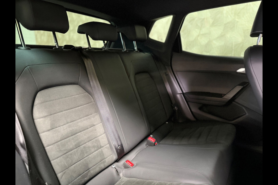 Seat Arona 1.0 TSI Style Business Intense | Stoelverwarming | Carplay | Camera | Sfeerverlichting
