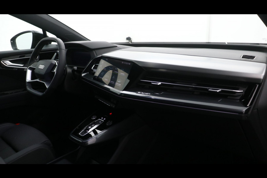 Audi Q4 e-tron 45 quattro S Edition 82 kWh Assistentie Plus | Zwart optiek | Carplay Demo Roel