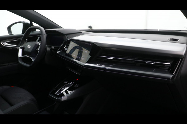 Audi Q4 e-tron 45 quattro S Edition 82 kWh Assistentie Plus | Zwart optiek | Carplay Demo Roel