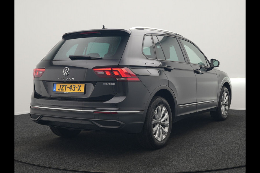 Volkswagen Tiguan 1.4 TSI eHybrid Active PHEV 245pk Dealer O.H | Adaptive Cruise | Camera | Parkassist | Stoelverwarming | Keyless | Apple Carplay | BLIS | Plug In Hybrid