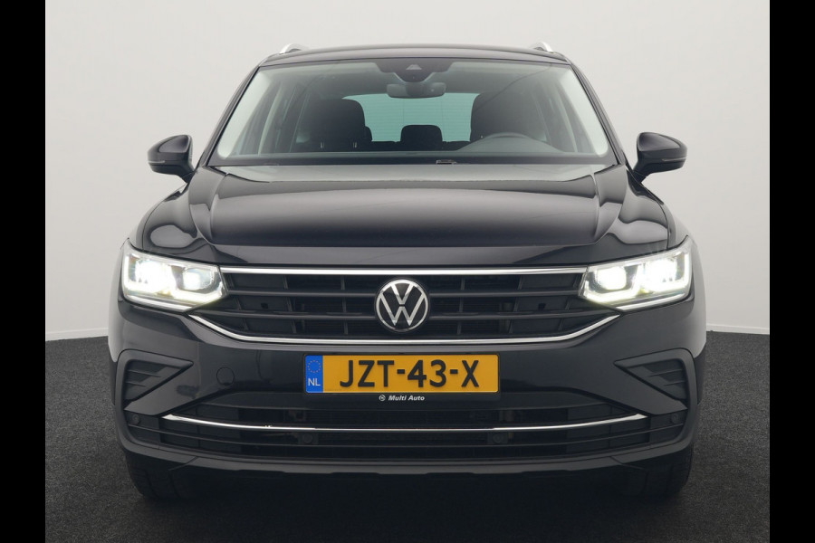 Volkswagen Tiguan 1.4 TSI eHybrid Active PHEV 245pk Dealer O.H | Adaptive Cruise | Camera | Parkassist | Stoelverwarming | Keyless | Apple Carplay | BLIS | Plug In Hybrid