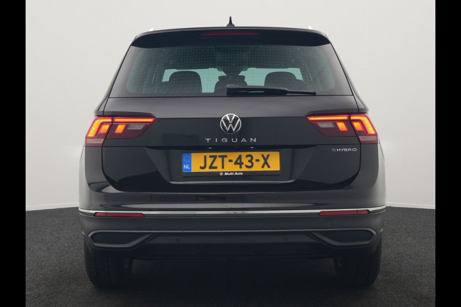 Volkswagen Tiguan 1.4 TSI eHybrid Active PHEV 245pk Dealer O.H | Adaptive Cruise | Camera | Parkassist | Stoelverwarming | Keyless | Apple Carplay | BLIS | Plug In Hybrid