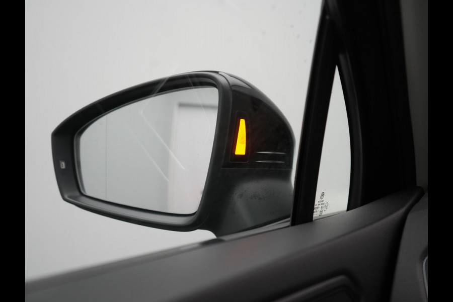 Volkswagen Tiguan 1.4 TSI eHybrid Active PHEV 245pk Dealer O.H | Adaptive Cruise | Camera | Parkassist | Stoelverwarming | Keyless | Apple Carplay | BLIS | Plug In Hybrid