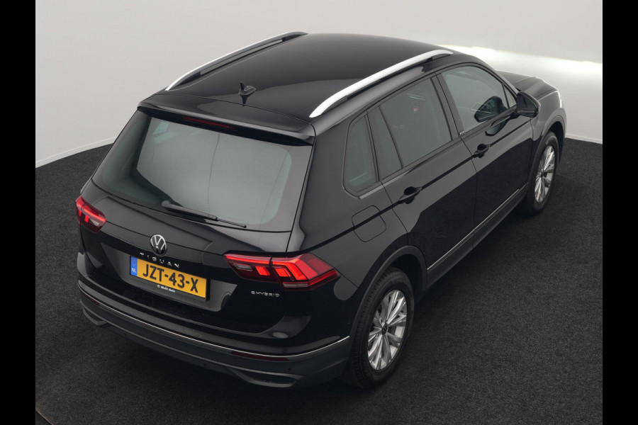 Volkswagen Tiguan 1.4 TSI eHybrid Active PHEV 245pk Dealer O.H | Adaptive Cruise | Camera | Parkassist | Stoelverwarming | Keyless | Apple Carplay | BLIS | Plug In Hybrid
