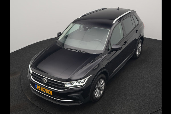 Volkswagen Tiguan 1.4 TSI eHybrid Active PHEV 245pk Dealer O.H | Adaptive Cruise | Camera | Parkassist | Stoelverwarming | Keyless | Apple Carplay | BLIS | Plug In Hybrid
