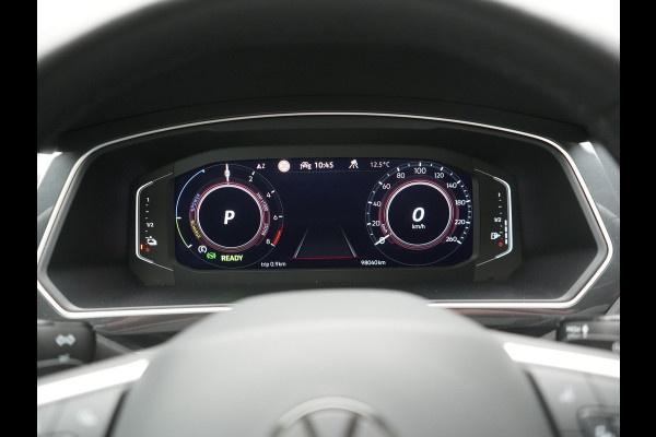 Volkswagen Tiguan 1.4 TSI eHybrid Active PHEV 245pk Dealer O.H | Adaptive Cruise | Camera | Parkassist | Stoelverwarming | Keyless | Apple Carplay | BLIS | Plug In Hybrid