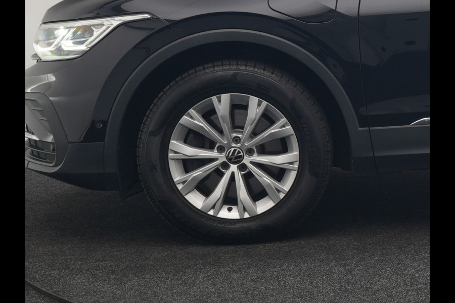 Volkswagen Tiguan 1.4 TSI eHybrid Active PHEV 245pk Dealer O.H | Adaptive Cruise | Camera | Parkassist | Stoelverwarming | Keyless | Apple Carplay | BLIS | Plug In Hybrid