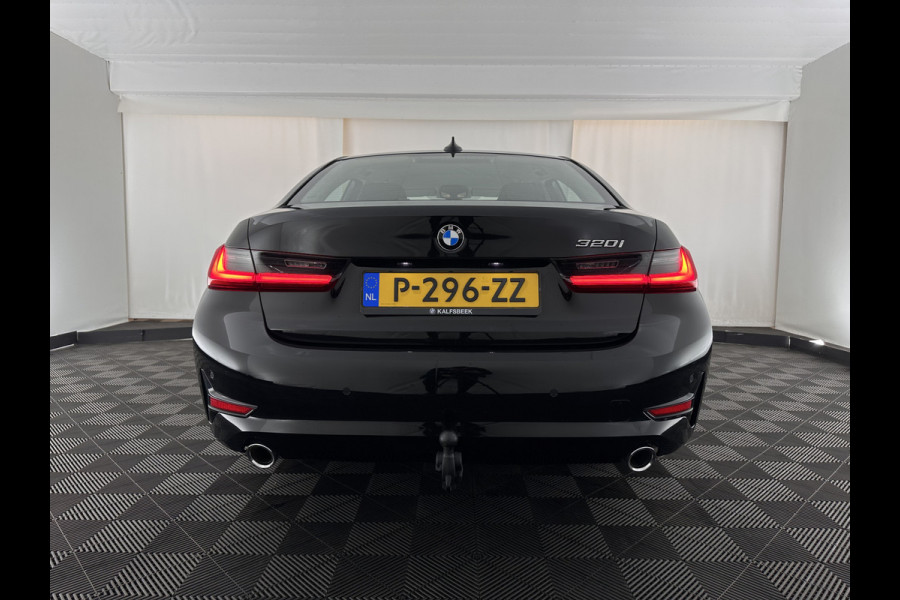 BMW 3-serie 320i Business Edition (INCL.BTW) Aut. *FULL-LED | NAVI-FULLMAP | COMFORT-SEATS | HIFI-SOUND | DIGI-COCKPIT | DAB | SHIFT-PADDLES | ECC | PDC | CRUISE | 16''ALU | TOWBAR*