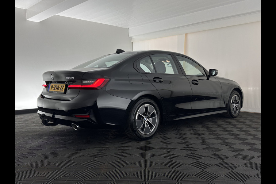BMW 3-serie 320i Business Edition (INCL.BTW) Aut. *FULL-LED | NAVI-FULLMAP | COMFORT-SEATS | HIFI-SOUND | DIGI-COCKPIT | DAB | SHIFT-PADDLES | ECC | PDC | CRUISE | 16''ALU | TOWBAR*