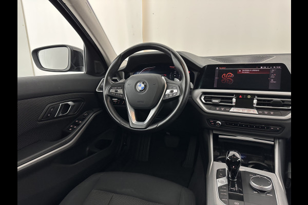 BMW 3-serie 320i Business Edition (INCL.BTW) Aut. *FULL-LED | NAVI-FULLMAP | COMFORT-SEATS | HIFI-SOUND | DIGI-COCKPIT | DAB | SHIFT-PADDLES | ECC | PDC | CRUISE | 16''ALU | TOWBAR*