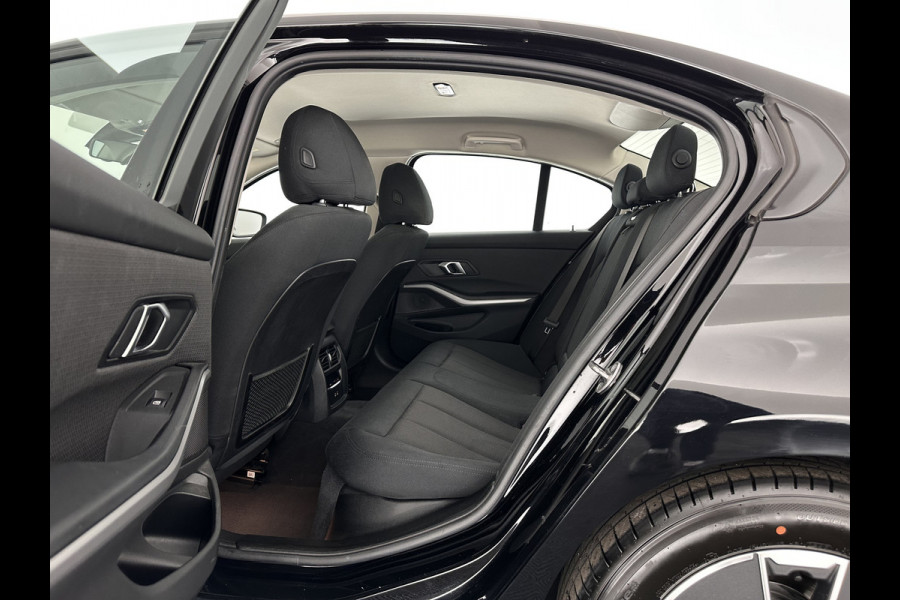 BMW 3-serie 320i Business Edition (INCL.BTW) Aut. *FULL-LED | NAVI-FULLMAP | COMFORT-SEATS | HIFI-SOUND | DIGI-COCKPIT | DAB | SHIFT-PADDLES | ECC | PDC | CRUISE | 16''ALU | TOWBAR*