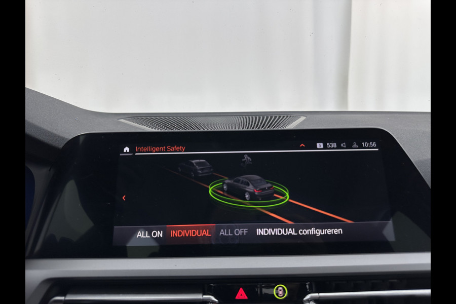 BMW 3-serie 320i Business Edition (INCL.BTW) Aut. *FULL-LED | NAVI-FULLMAP | COMFORT-SEATS | HIFI-SOUND | DIGI-COCKPIT | DAB | SHIFT-PADDLES | ECC | PDC | CRUISE | 16''ALU | TOWBAR*