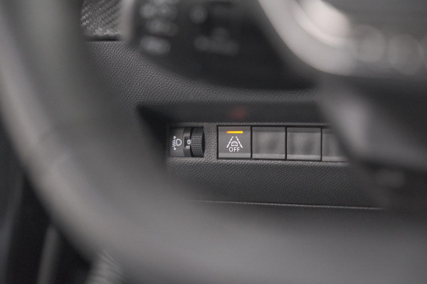 Peugeot 208 PureTech 100 EAT8 Allure | Camera | Navigatie | Apple Carplay | Parkeersensoren