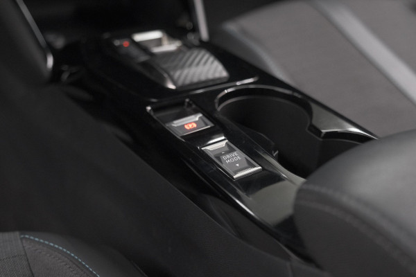 Peugeot 208 PureTech 100 EAT8 Allure | Camera | Navigatie | Apple Carplay | Parkeersensoren