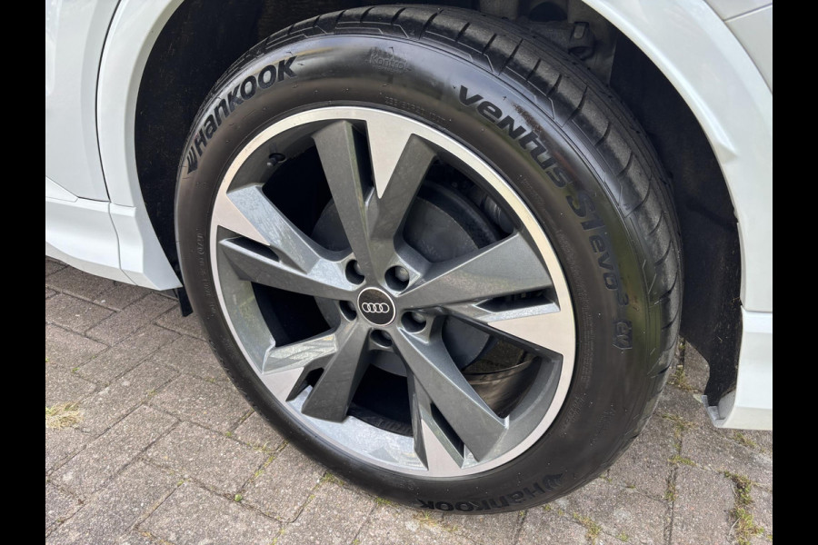 Audi Q4 e-tron 40 Advanced edition 77 kWh | Stoelverwarming | Elek. klep | SOH 96,7% |  Navigatie | Keyless entry | 20 Inch LMV |