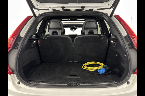 Volvo XC90 2.0 T8 Recharge AWD R-Design Black Pack [ 7-Pers. ] Aut. *PANO | LEATHER-ALCANTARA | FULL-LED | MEMORY-PACK | BOWERS&WILKINS | BLINDSPOT | KEYLESS | DIGI-COCKPIT | NAVI-FULLMAP | PRIVACYGLASS | HEATED-SPORTSEATS | TOWBAR | 22''ALU*