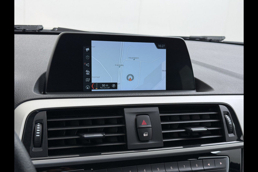 BMW 1-serie 118I AUT-8 Sport Navi Pdc Sportstoelen Trekhaak Ecc Corporate Edition Lmv 17" Regen-Lichtsensor Isofix Bluetooth Origineel Nederlandse Auto Zeer nette BMW 118I