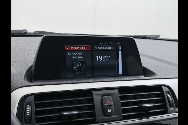 BMW 1-serie 118I AUT-8 Sport Navi Pdc Sportstoelen Trekhaak Ecc Corporate Edition Lmv 17" Regen-Lichtsensor Isofix Bluetooth Origineel Nederlandse Auto Zeer nette BMW 118I