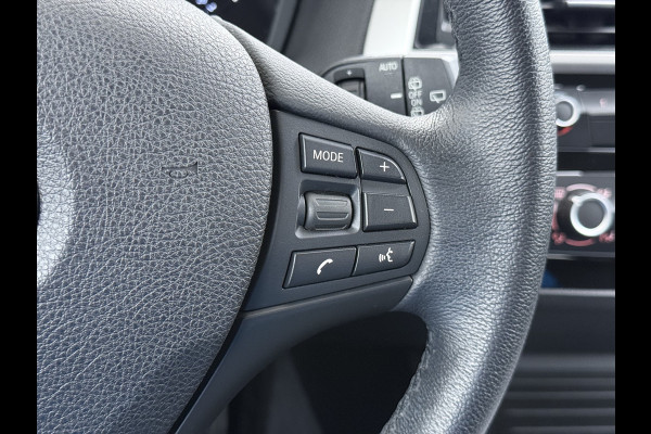 BMW 1-serie 118I AUT-8 Sport Navi Pdc Sportstoelen Trekhaak Ecc Corporate Edition Lmv 17" Regen-Lichtsensor Isofix Bluetooth Origineel Nederlandse Auto Zeer nette BMW 118I