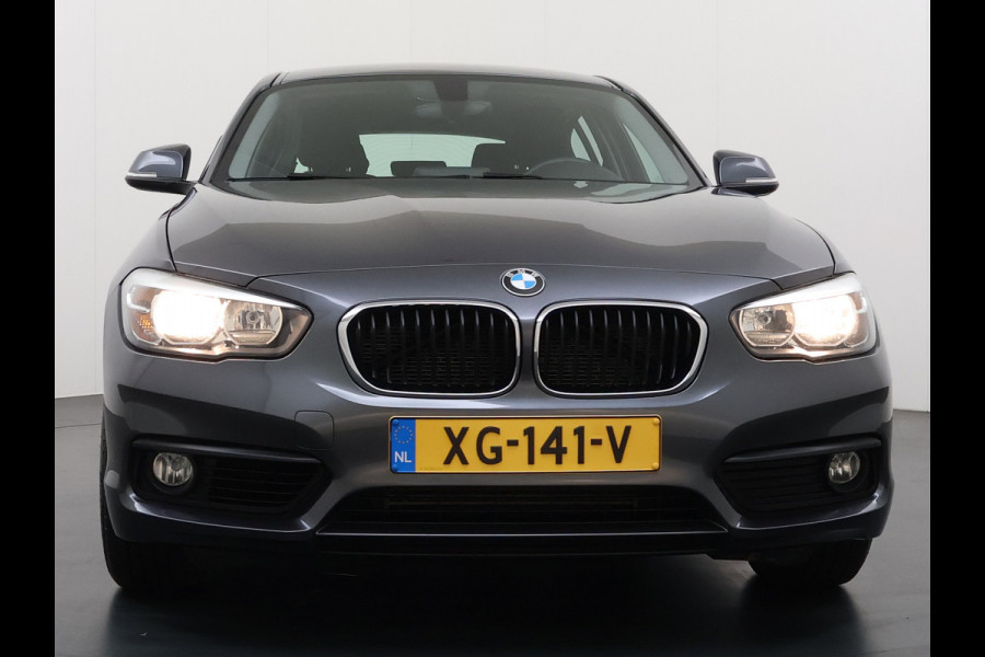 BMW 1-serie 118I AUT-8 Sport Navi Pdc Sportstoelen Trekhaak Ecc Corporate Edition Lmv 17" Regen-Lichtsensor Isofix Bluetooth Origineel Nederlandse Auto Zeer nette BMW 118I