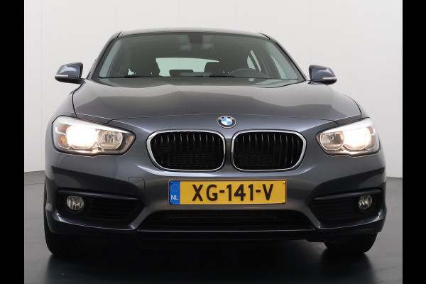 BMW 1-serie 118I AUT-8 Sport Navi Pdc Sportstoelen Trekhaak Ecc Corporate Edition Lmv 17" Regen-Lichtsensor Isofix Bluetooth Origineel Nederlandse Auto Zeer nette BMW 118I