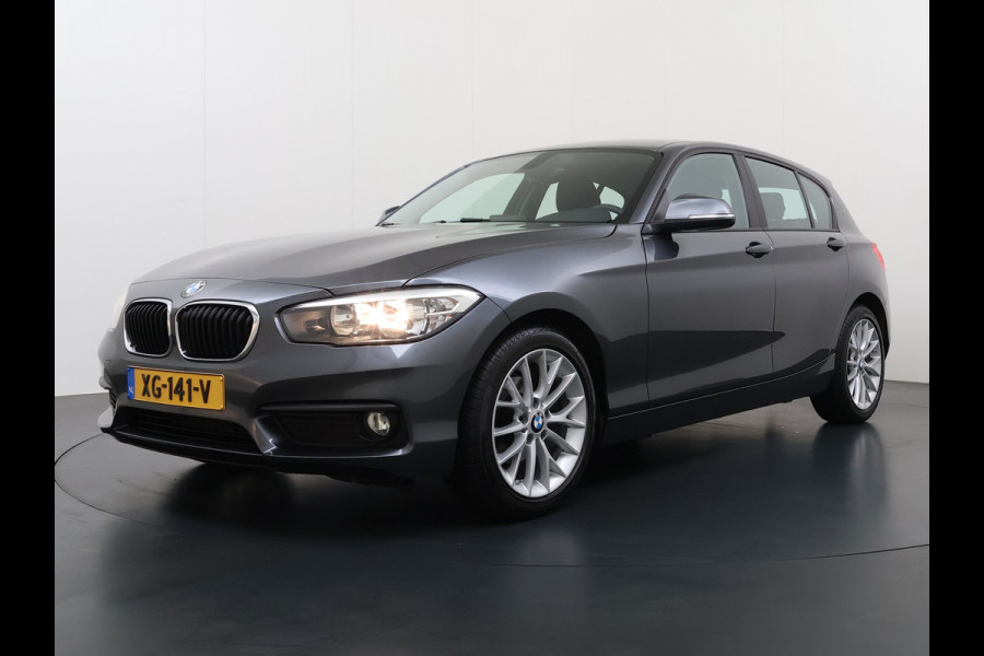 BMW 1-serie 118I AUT-8 Sport Navi Pdc Sportstoelen Trekhaak Ecc Corporate Edition Lmv 17" Regen-Lichtsensor Isofix Bluetooth Origineel Nederlandse Auto Zeer nette BMW 118I