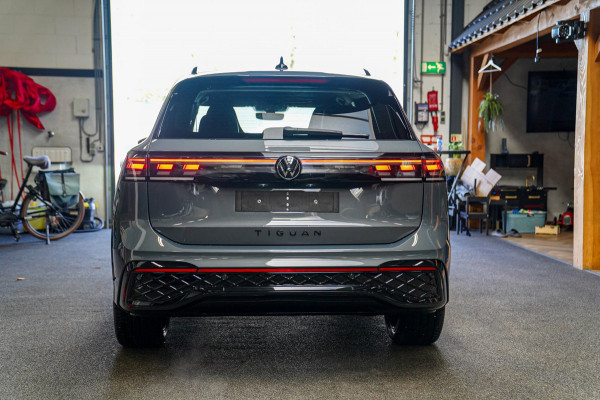Volkswagen Tiguan 1.5 eTSI R-Line Edition | 360 camera | Massage | Stuurwiel Verwarming | IQ Light | NIEUW