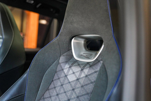 Volkswagen Tiguan 1.5 eTSI R-Line Edition | 360 camera | Massage | Stuurwiel Verwarming | IQ Light | NIEUW