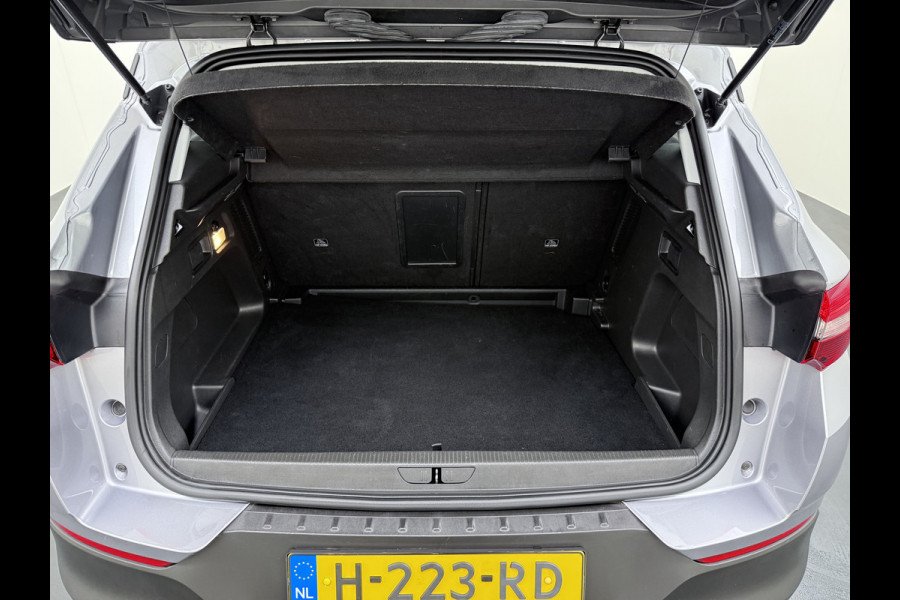 Opel Grandland X 1.2T 131PK Trekhaak Navi Ecc Pdc Apple Carplay Android Auto Cruise Control Edition Lmv Licht-Regensensor Verkeersbordherkenning PrivacyGlas IntelliLink Bluetooth Origineel Nederlandse Auto 1.400KG Trekgewicht! Bij ons volledig Onderhouden