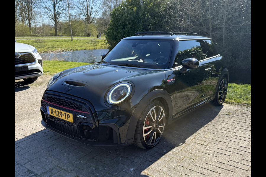 MINI Mini 2.0 John Cooper Works Essential | 231pk | Harman kardon | Leder | Panoramadak | Stuur & Stoelverwarming | Head-Up | Parkeersensoren |  Full Options.