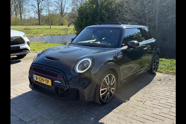 MINI Mini 2.0 John Cooper Works Essential | 231pk | Harman kardon | Leder | Panoramadak | Stuur & Stoelverwarming | Head-Up | Parkeersensoren |  Full Options.
