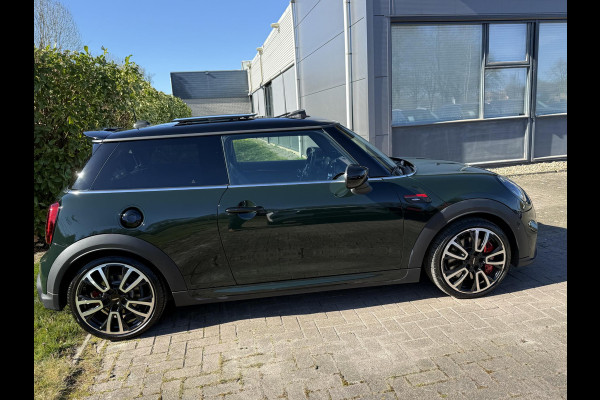 MINI Mini 2.0 John Cooper Works Essential | 231pk | Harman kardon | Leder | Panoramadak | Stuur & Stoelverwarming | Head-Up | Parkeersensoren |  Full Options.