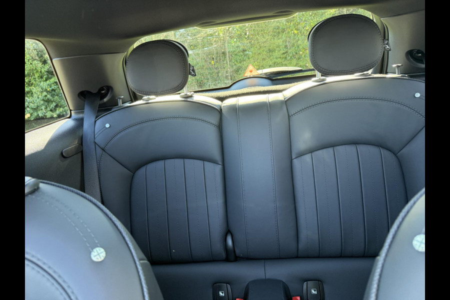 MINI Mini 2.0 John Cooper Works Essential | 231pk | Harman kardon | Leder | Panoramadak | Stuur & Stoelverwarming | Head-Up | Parkeersensoren |  Full Options.