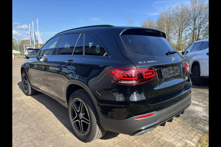 Mercedes-Benz GLC 300e 4MATIC AMG Line | Elektrisch verstelbare stoelen met geheugen | Stoelverwarming | Achteruitrijcamera