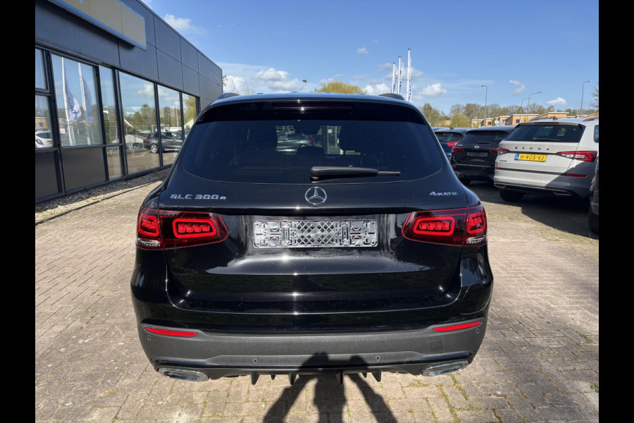 Mercedes-Benz GLC 300e 4MATIC AMG Line | Elektrisch verstelbare stoelen met geheugen | Stoelverwarming | Achteruitrijcamera