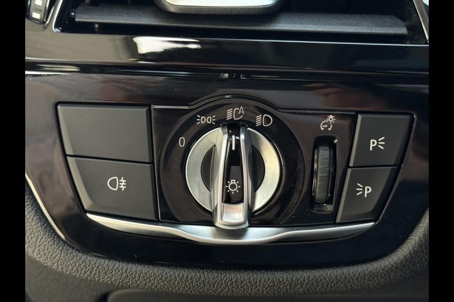 BMW 5 Serie Touring 520e Business Edition Plus NL-AUTO | LEDER | PDC