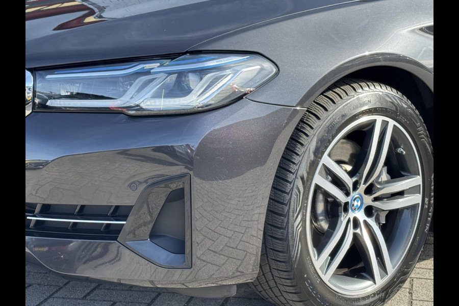 BMW 5 Serie Touring 520e Business Edition Plus NL-AUTO | LEDER | PDC