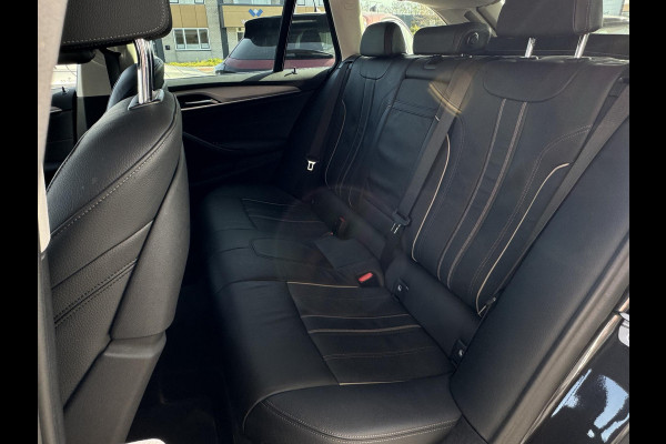 BMW 5 Serie Touring 520e Business Edition Plus NL-AUTO | LEDER | PDC