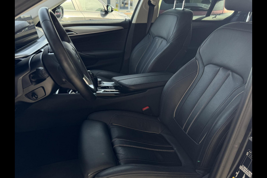 BMW 5 Serie Touring 520e Business Edition Plus NL-AUTO | LEDER | PDC