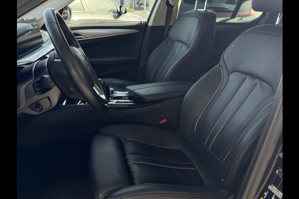 BMW 5 Serie Touring 520e Business Edition Plus NL-AUTO | LEDER | PDC