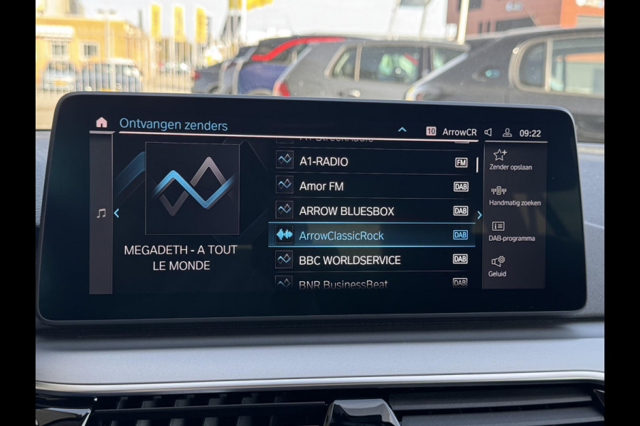 BMW 5 Serie Touring 520e Business Edition Plus NL-AUTO | LEDER | PDC