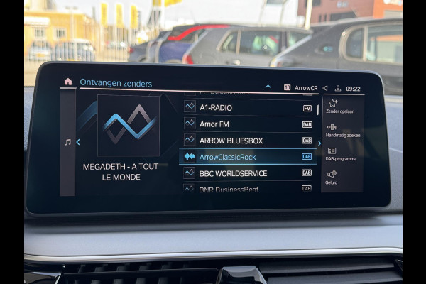 BMW 5 Serie Touring 520e Business Edition Plus NL-AUTO | LEDER | PDC