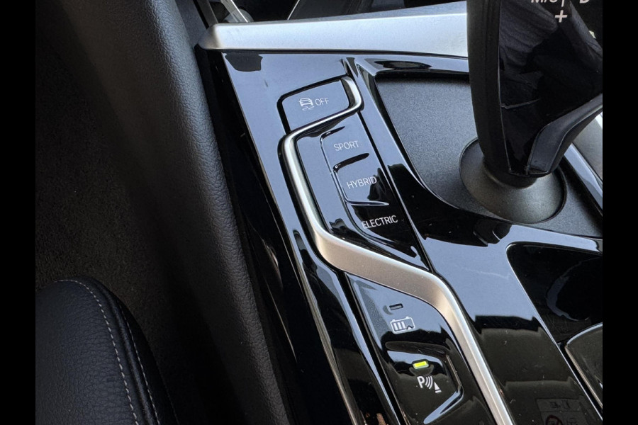 BMW 5 Serie Touring 520e Business Edition Plus NL-AUTO | LEDER | PDC