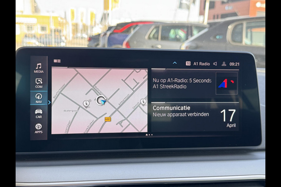 BMW 5 Serie Touring 520e Business Edition Plus NL-AUTO | LEDER | PDC