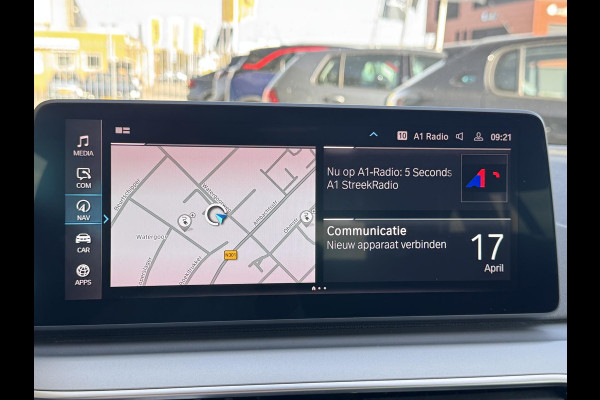 BMW 5 Serie Touring 520e Business Edition Plus NL-AUTO | LEDER | PDC