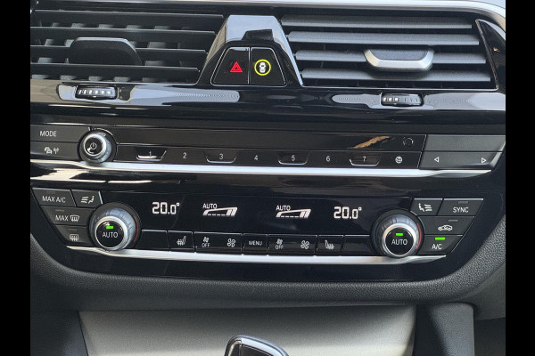 BMW 5 Serie Touring 520e Business Edition Plus NL-AUTO | LEDER | PDC