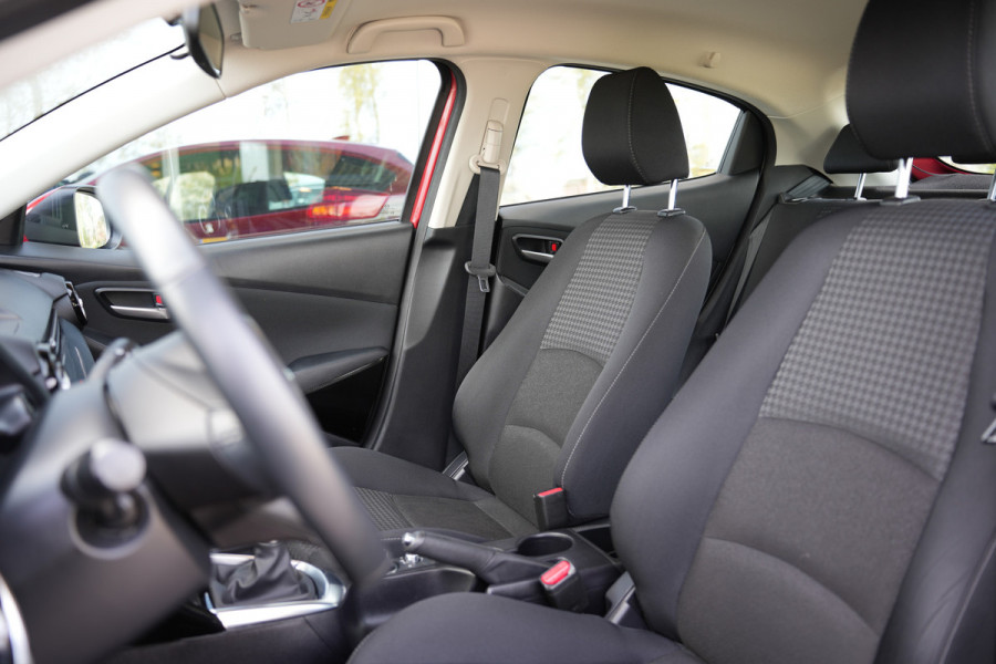 Mazda 2 1.5 Skyactiv-G Dynamic+ | Cruise | Navigatie | Lichtmetalen velgen