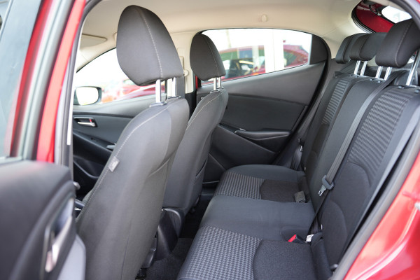 Mazda 2 1.5 Skyactiv-G Dynamic+ | Cruise | Navigatie | Lichtmetalen velgen